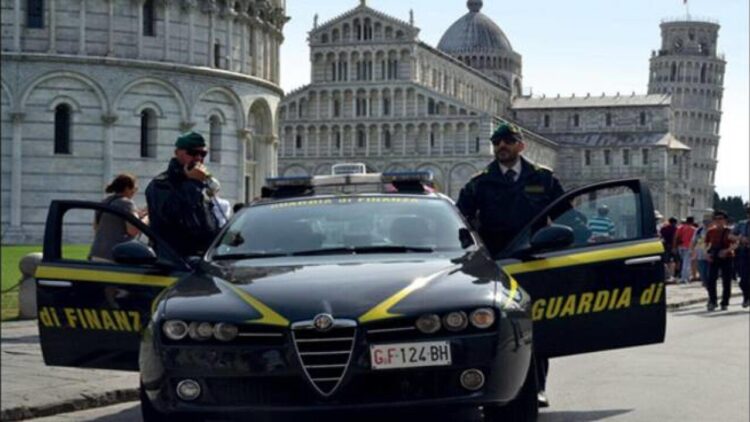Usano Telegram per vendere droga a universitari di Pisa, 3 arresti