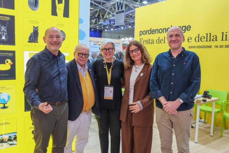 Pordenonelegge, Rushdie apre la 27/a edizione, Mattarella chiude il festival
