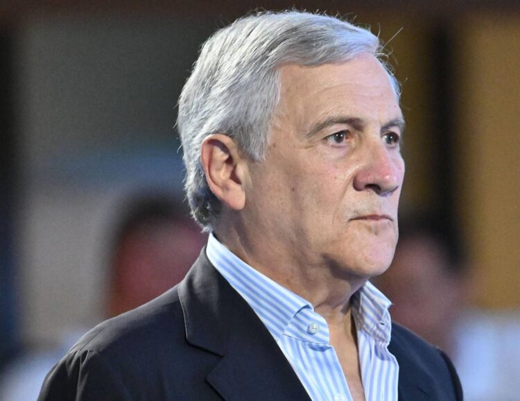 Houthi, Tajani: “Situazione complicata, i nostri militari in sicurezza”