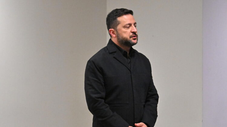 Zelensky, oggi a Londra vedrò Re Carlo III