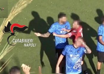 Arbitro 19enne colpito alla tempia da un mattone, 12 denunce a Ischia