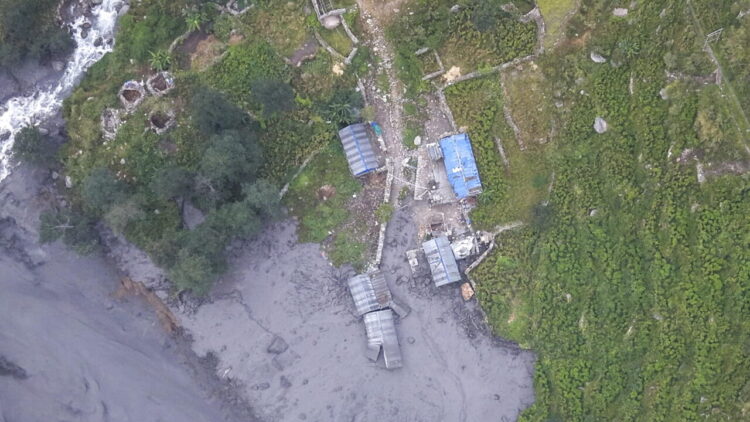 Un’altra alluvione lampo colpisce il Nepal, case spazzate via e villaggi evacuati