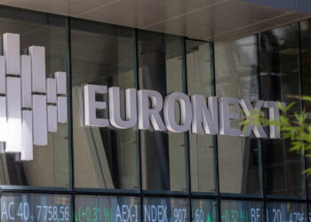 Borsa: Europa in ordine sparso, future negativi, Milano +0,15%
