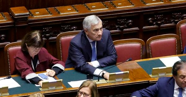 Legge elettorale, ok definitivo. Meloni: «Ora gli italiani potranno scegliere tutto». Protesta delle opposizioni: «È una truffa»