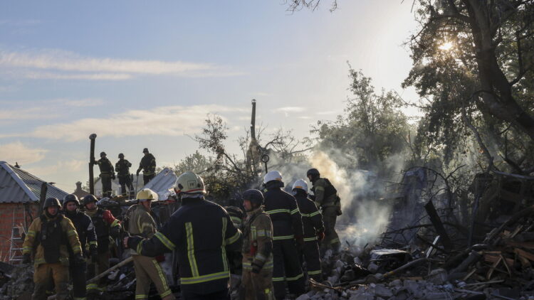 Kiev, ‘attacchi con bombe guidate in pieno giorno su Kharkiv, 3 morti’