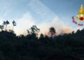 Incendio boschivo a Genova Pra’, evacuate numerose abitazioni