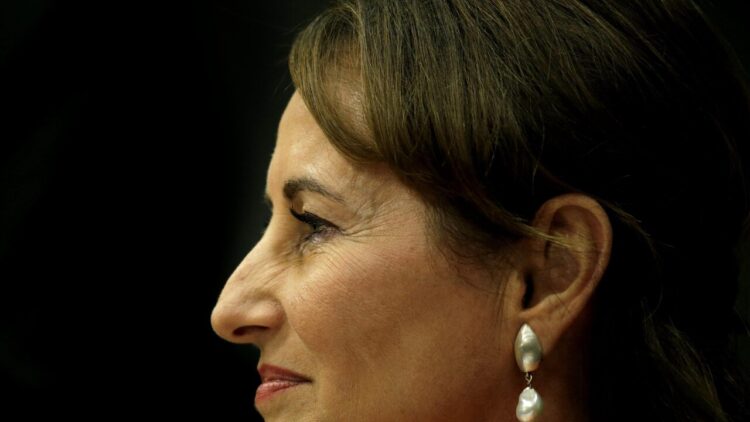 Ségolène Royal denuncia la ‘repressione’ degli studenti in Francia