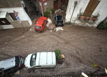 Nubifragio a Lipari, liberate le famiglie rimaste intrappolate a casa
