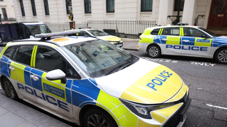 Shock in Gb, fu un suicidio collettivo l’annegamento di 3 sorelle a Brighton