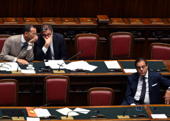 Leo, accise mobili? Ci stiamo ragionando, non c’è una decisione presa