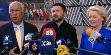 Consiglio Ue accoglie Zelensky: “Puoi contare su di noi”. Il presidente ucraino: “Voi veri leader”