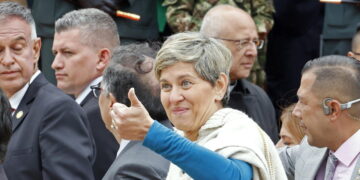 Droga su voli militari, sotto accusa l’ex ‘first lady’ colombiana