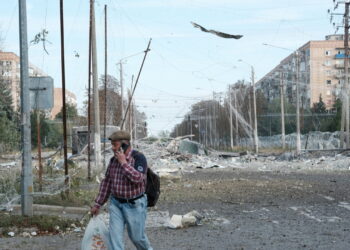Cremlino, combatteremo anche per lo 0,01 del Donetsk