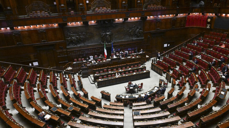 Legge elettorale: il governo pone la questione di fiducia sugli articoli 1-2-3