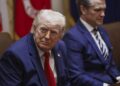 Iran, Hegseth: “Blocco Hormuz ferreo, Trump ha opzioni”. Mosca si propone: “Russia può essere mediatore”