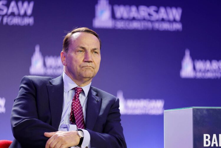 Russia, Polonia avverte Nato: “Preparare risposta forte se attacchi ibridi provocano vittime”
