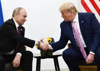Trump: “Accordo con Putin, Russia fornirà gasolio agli Usa”. Zelensky: “Regali a Mosca non portano la pace”