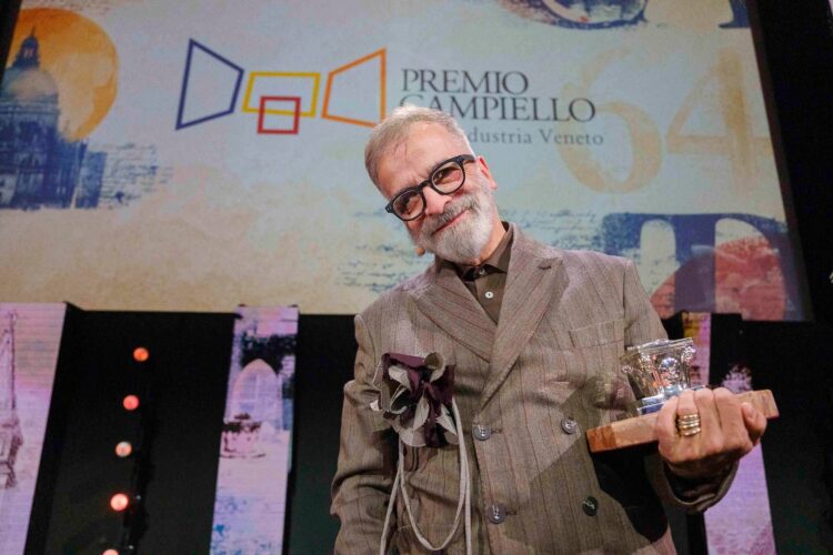 Marcello Fois, vincitore del Premio Campiello: ‘Più leggiamo, più saremo civili’
