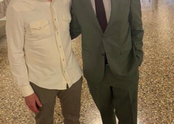 Tim Cook in visita alla Biennale Arte