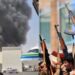 Guerra in Iran, attacchi Houthi contro l’aeroporto di Riad: morti 3 cittadini sauditi, cancellati centinaia di voli